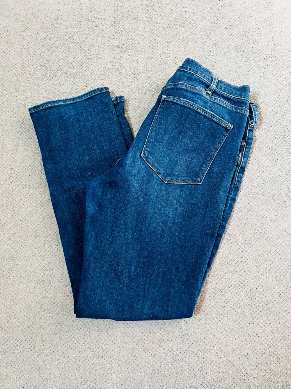 Silver Jeans Co Calley Women’s 33x30 Mid Rise Straight Leg Dark Wash Denim Jeans